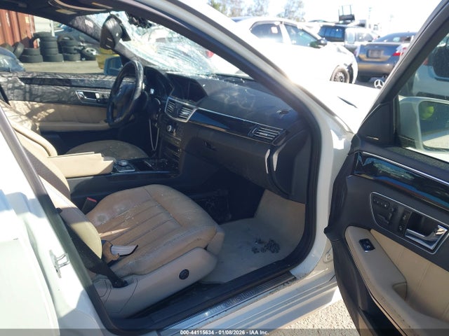 2011 MERCEDES-BENZ E 550 WDDHF7CBXBA298969 Photo 4
