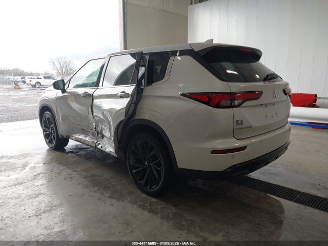 2022 MITSUBISHI OUTLANDER JA4J3UA84NZ058567 Photo 2