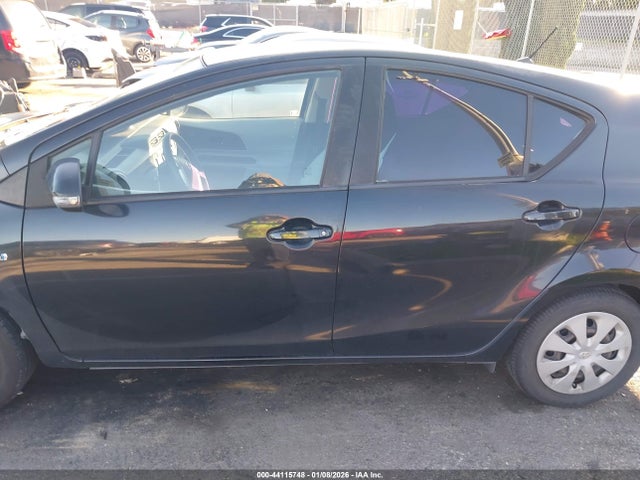Toyota Prius C One 2014 JTDKDTB32E1557743 Image 14