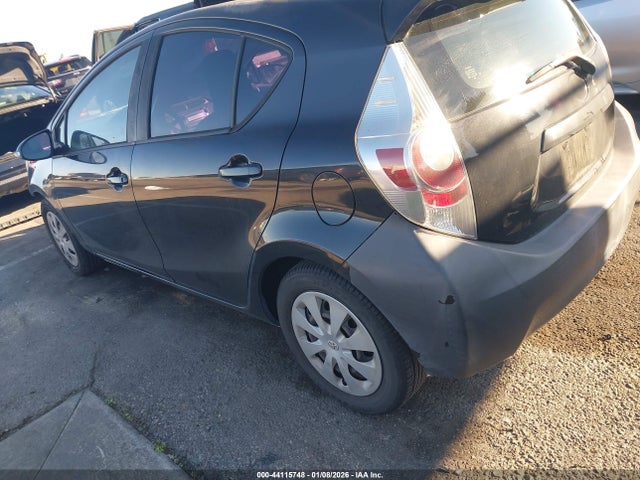 Toyota Prius C One 2014 JTDKDTB32E1557743 Image 3