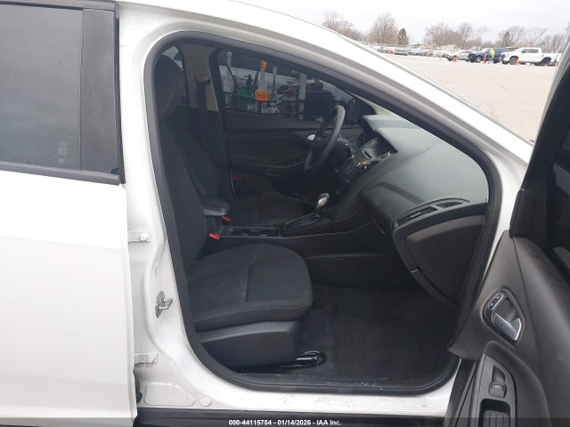 1FADP3F27GL255623 Ford FOCUS SE