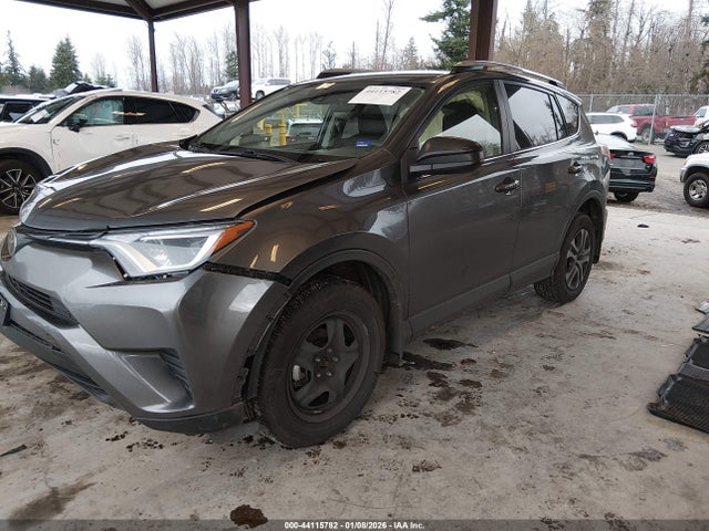 Toyota RAV4 LE 2017 JTMBFREV4HD221041 Image 2