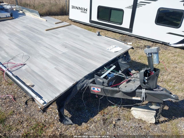 54CTM2J25M3055092 Winnebago 2108tb