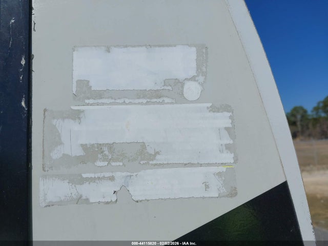 54CTM2J25M3055092 Winnebago 2108tb