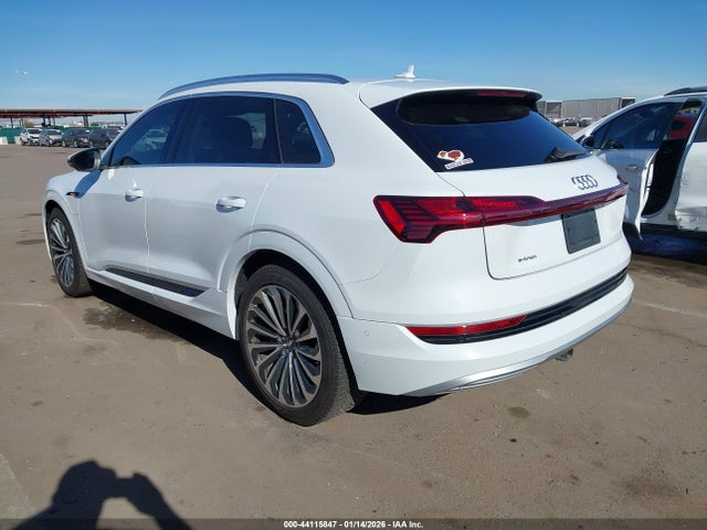2019 AUDI E-TRON WA1VABGE7KB024099 Photo 2