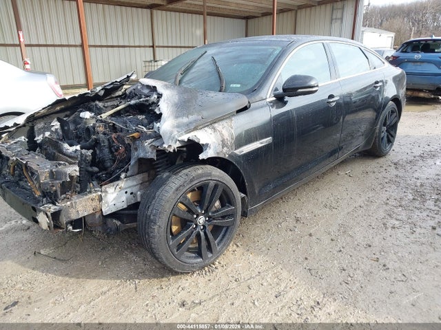 2011 JAGUAR XJ SAJWA2GB8BLV09833 Photo 1