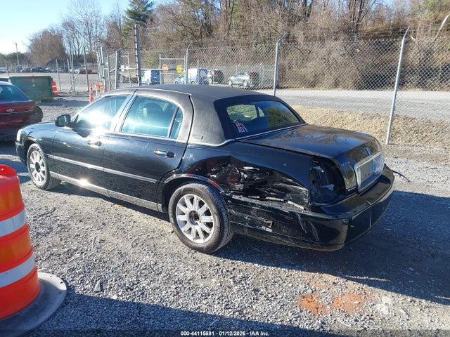 2009 LINCOLN TOWN CAR 2LNHM82V49X607348 Photo 2