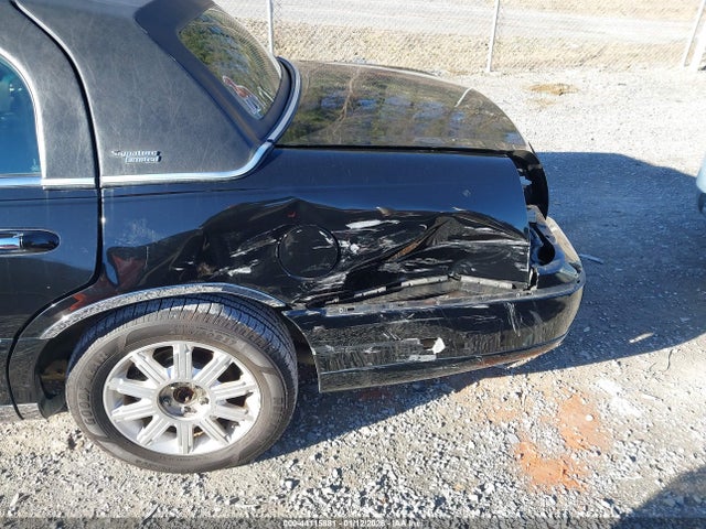 2009 LINCOLN TOWN CAR 2LNHM82V49X607348 Photo 5