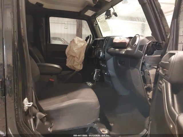 2014 JEEP WRANGLER UNLIMITED 1C4BJWDG3EL320709 Photo 4