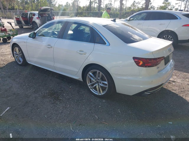 2022 AUDI A4 WAUEAAF45NN012090 Photo 2