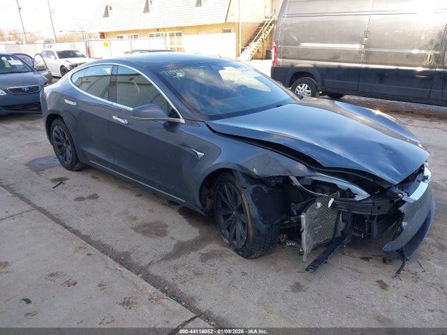 2018 TESLA MODEL S 5YJSA1E28JF295017