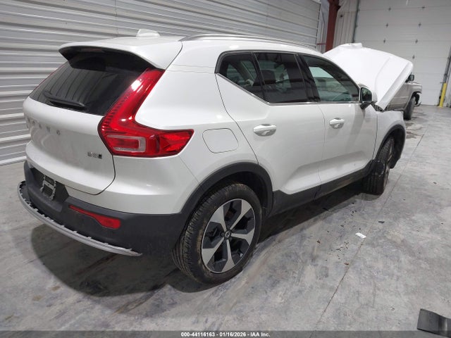 2025 VOLVO XC40 YV4L12UJ8S2557106 Photo 3