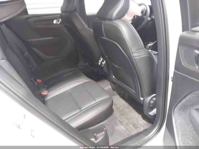 2025 VOLVO XC40 YV4L12UJ8S2557106 Photo 7