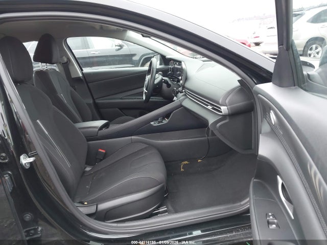 5NPLS4AG5MH046927 Hyundai ELANTRA SEL