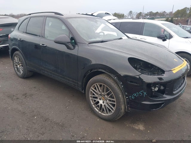 2017 PORSCHE CAYENNE WP1AA2A20HKA82419 Photo 0