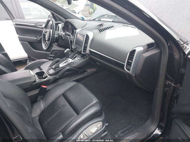 2017 PORSCHE CAYENNE WP1AA2A20HKA82419 Photo 4