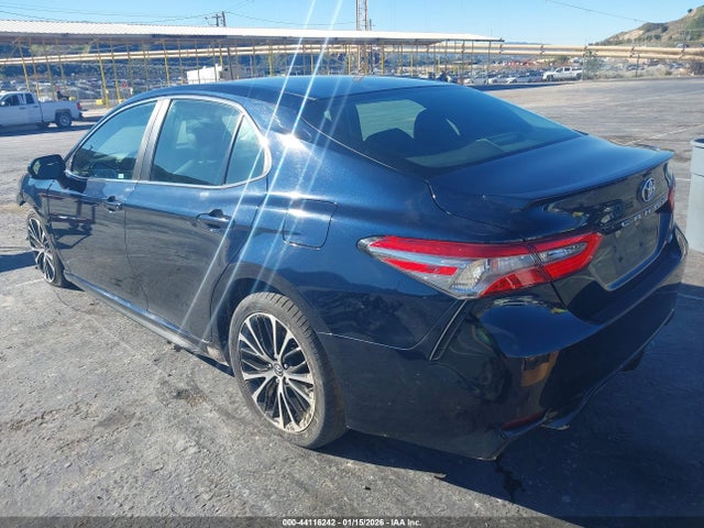 4T1B11HK5JU648960 Toyota CAMRY SE
