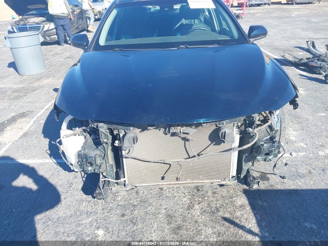4T1B11HK5JU648960 Toyota CAMRY SE