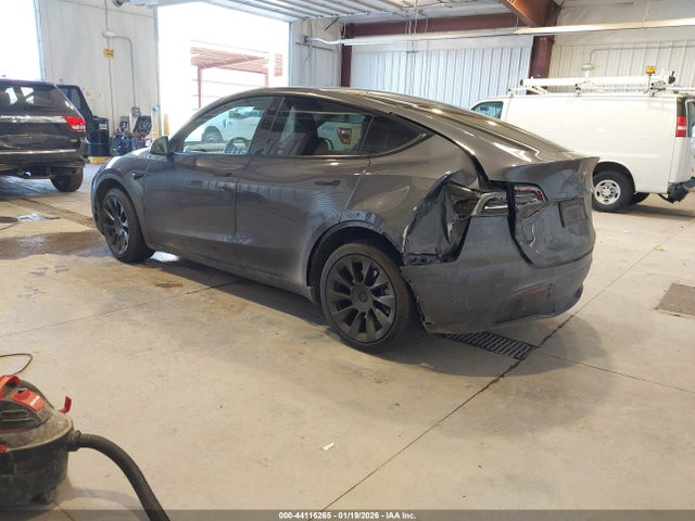 2023 TESLA MODEL Y 7SAYGDEE8PF627831 Photo 2