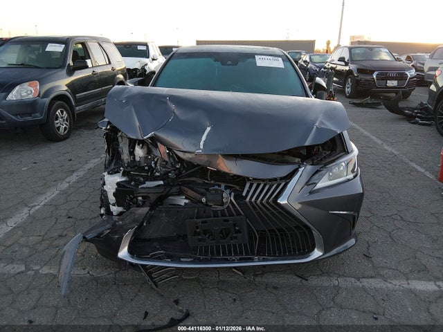 Lexus ES 300H 2020 58AC21B10LU011066 Image 11