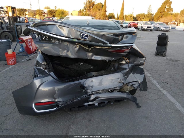 Lexus ES 300H 2020 58AC21B10LU011066 Image 15