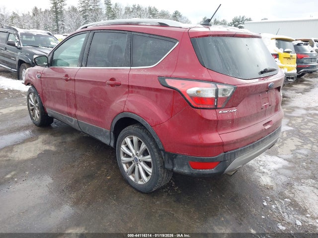 1FMCU9J95JUA68318 Ford Escape Titanium