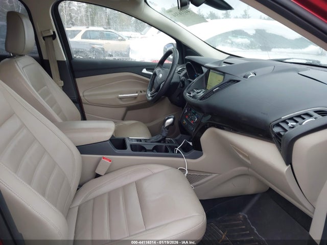 1FMCU9J95JUA68318 Ford Escape Titanium
