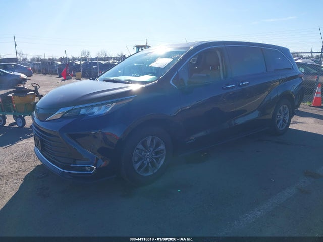 5TDYRKEC2MS023578 Toyota SIENNA XLE