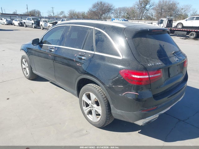 2018 MERCEDES-BENZ GLC 300 WDC0G4KB5JV061201 Photo 2