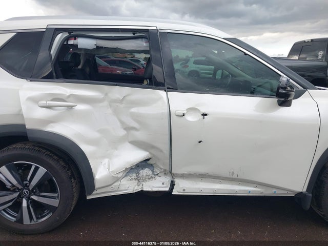 JN8BT3DC6NW120822 Nissan Rogue Platinum Fwd