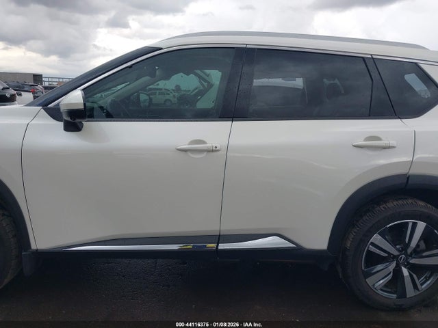 JN8BT3DC6NW120822 Nissan Rogue Platinum Fwd
