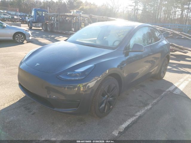 2024 TESLA MODEL Y 7SAYGDEE0RA331282 Photo 1
