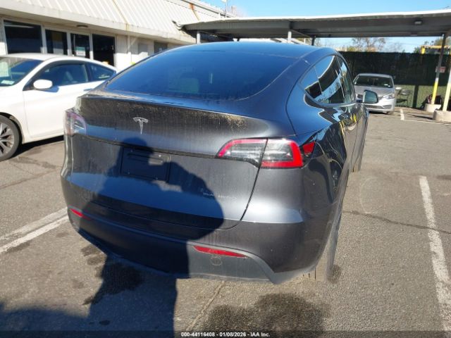 2024 TESLA MODEL Y 7SAYGDEE0RA331282 Photo 3