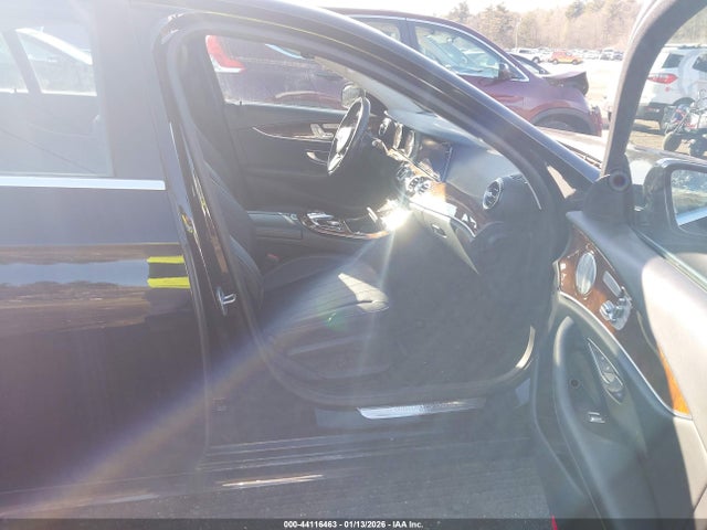 WDDZF4KB8KA548777 Mercedes-Benz E 300 4matic