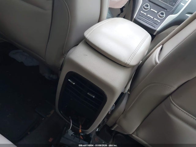 5LMCJ3C93JUL29042 Lincoln Mkc Reserve