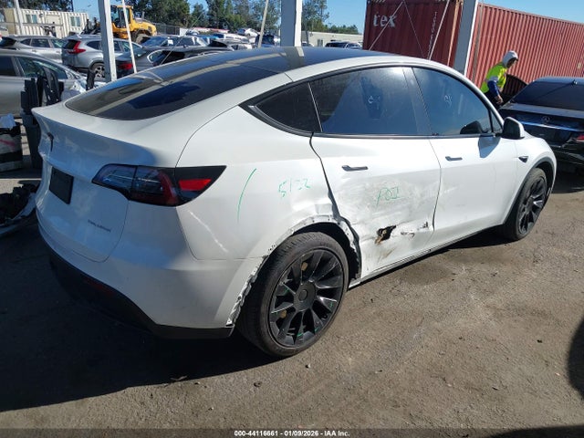 2023 TESLA MODEL Y 7SAYGDEE1PA096937 Photo 3