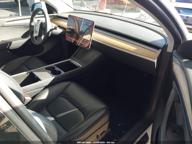 2023 TESLA MODEL Y 7SAYGDEE1PA096937 Photo 4