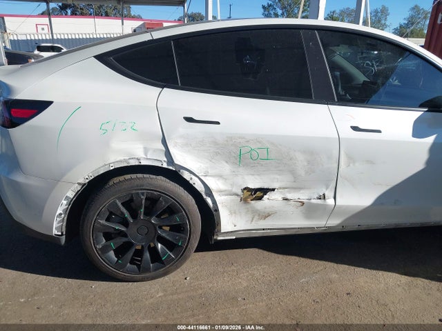 2023 TESLA MODEL Y 7SAYGDEE1PA096937 Photo 5
