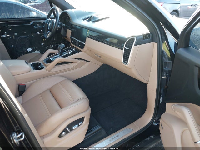 2019 PORSCHE CAYENNE WP1AA2AY2KDA12923 Photo 4