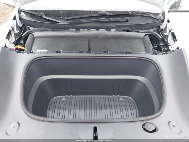 2026 TESLA MODEL Y 7SAYGDEE5TA487924 Photo 9