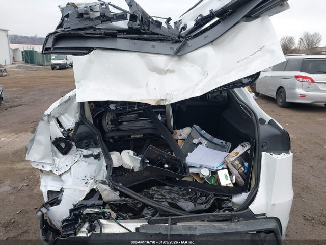2026 TESLA MODEL Y 7SAYGDEE5TA487924 Photo 5