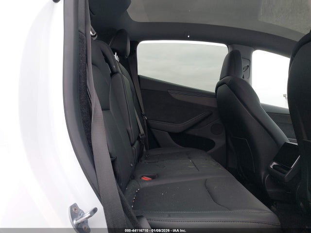 2026 TESLA MODEL Y 7SAYGDEE5TA487924 Photo 7