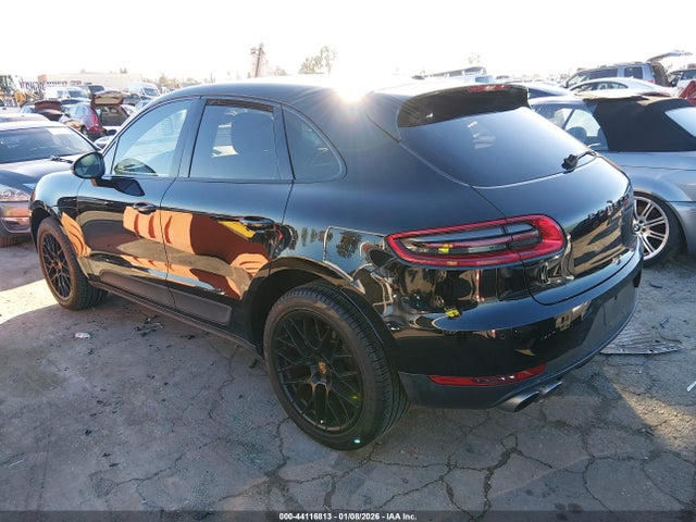 2018 PORSCHE MACAN WP1AB2A52JLB31367 Photo 2