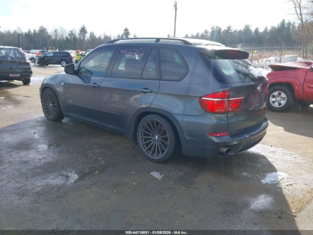 2011 BMW X5 5UXZV4C58BL414487 Photo 2