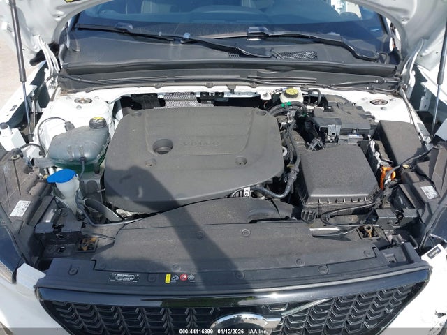 2023 Volvo Xc40 B5 Plus Dark Theme მანქანა იყიდება აუქციონზე, vin: YV4L12UW8P2972218, აუქციონის ნომერი: 44116899