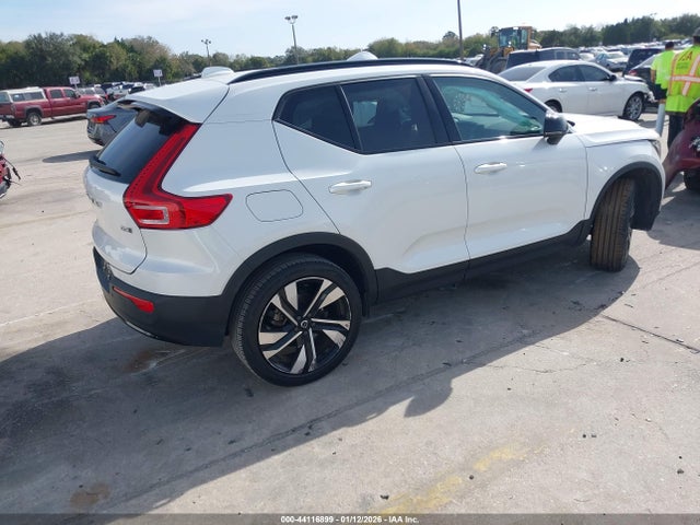 2023 Volvo Xc40 B5 Plus Dark Theme მანქანა იყიდება აუქციონზე, vin: YV4L12UW8P2972218, აუქციონის ნომერი: 44116899