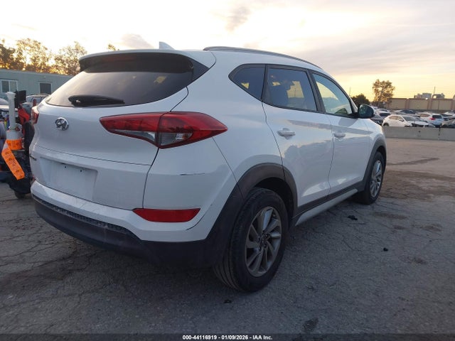 KM8J33A40JU675643 Hyundai TUCSON SEL