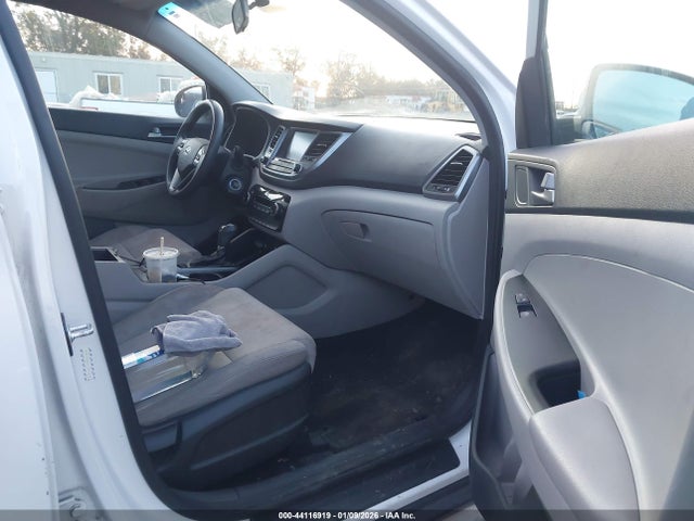KM8J33A40JU675643 Hyundai TUCSON SEL