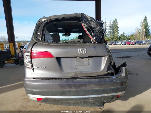 Honda Pilot Touring 2018 5FNYF6H90JB064176 Image 16