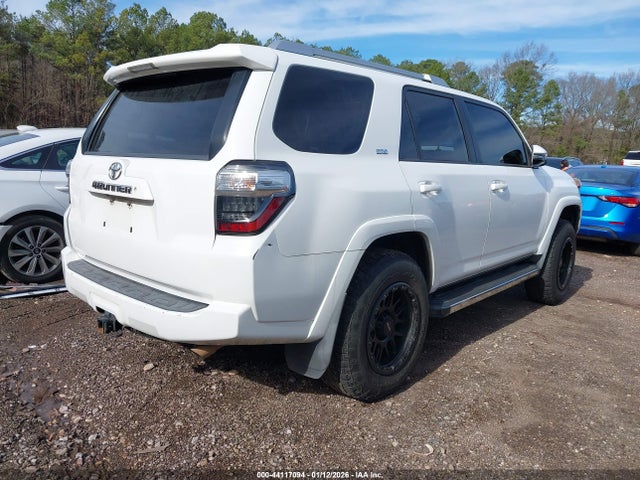 2015 TOYOTA 4RUNNER JTEZU5JR0F5085919 Photo 3
